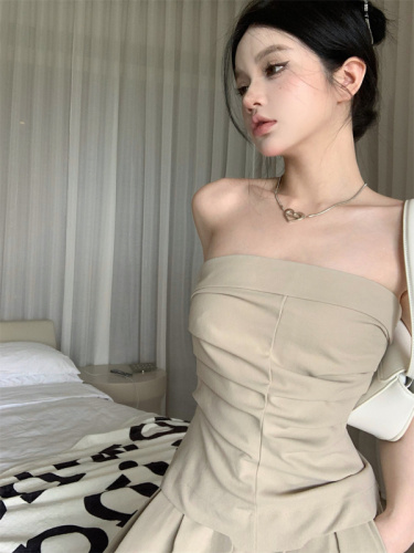Real price real shot design sense niche high-end hot girl wrinkled waist tube top + casual floor mopping wide-leg pants two-piece set