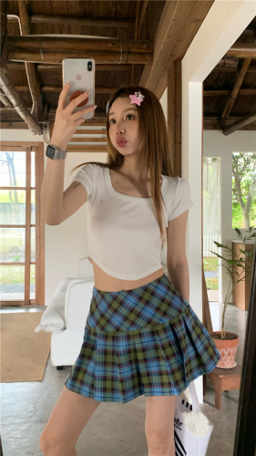 Real shot real price retro college slit contrast color plaid pleated skirt + slim irregular square collar short-sleeved T-shirt