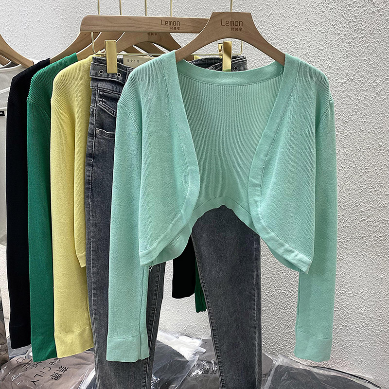2023 spring and summer knitted sweater women's thin white short cardigan with sunscreen blouse long-sleeved shawl coat top