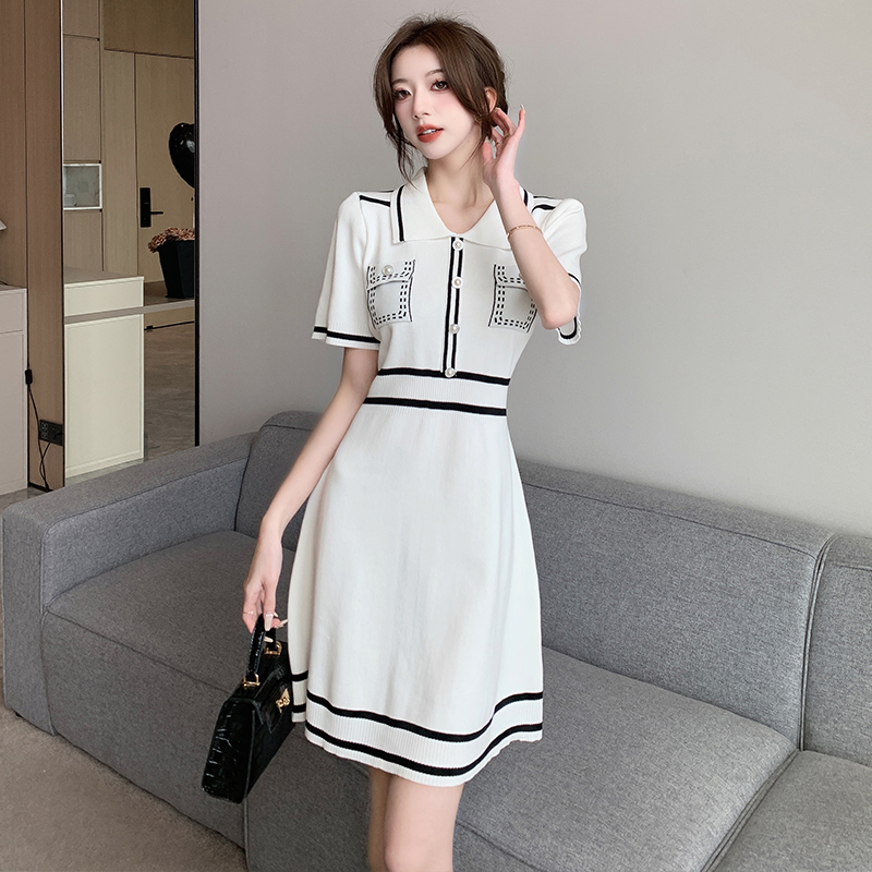 Xiaoxiangfeng Knitted Dress Women 2023 Summer New Short-sleeved Waist Slimming Black and White Contrasting Color Waist A-line Skirt