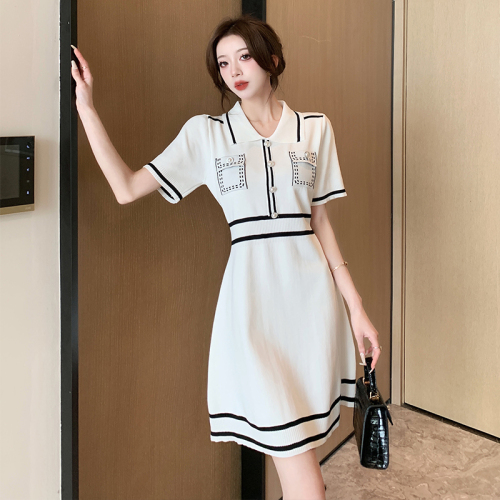 Xiaoxiangfeng Knitted Dress Women  Summer New Short-sleeved Waist Slimming Black and White Contrasting Color Waist A-line Skirt