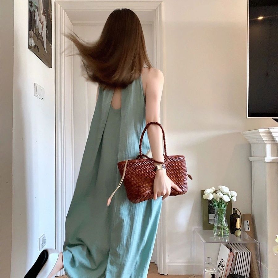 French sleeveless dress women's summer 2023 new high-end temperament long skirt gentle wind chic beautiful skirt