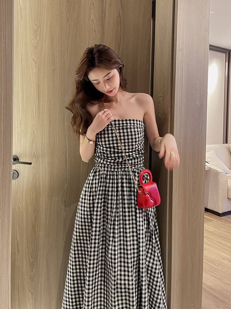 Black and white plaid dress women's clothing summer 2023 new slimming strap tube top long skirt women's fashion