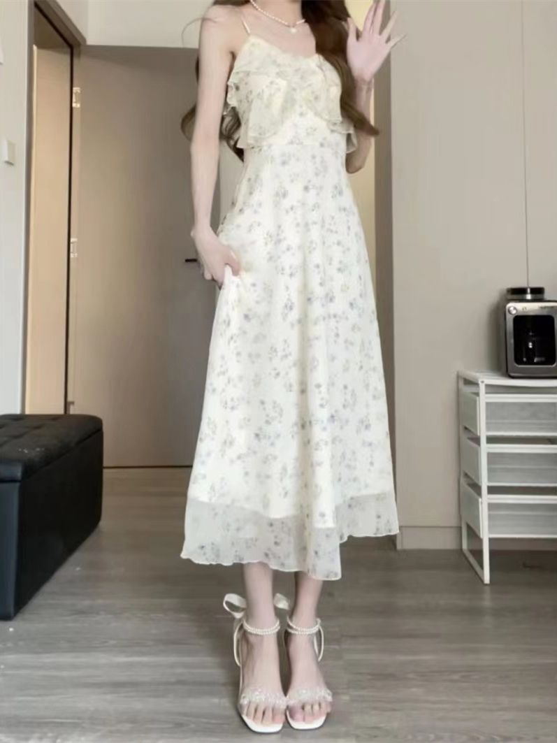 Gentle floral suspender skirt French retro waist slimming new V-neck dress popular sweet beauty dress this year