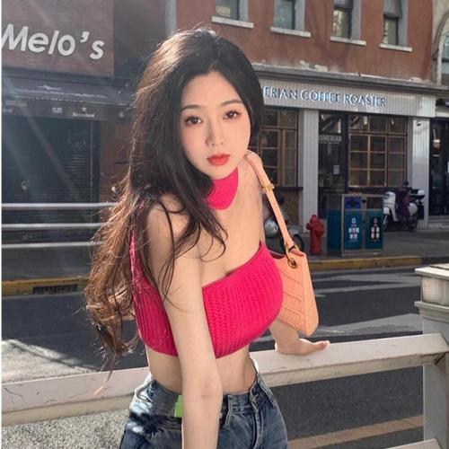 Reversible hanging neck knitted sweater tube top small vest women's summer short section navel chic chic outerwear rose red top