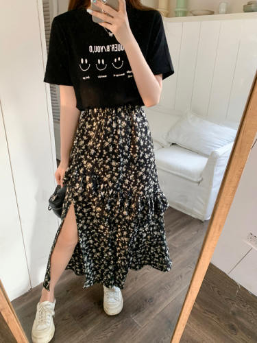 Real price, all-match thin T-shirt top, floral cake skirt, fashionable suit