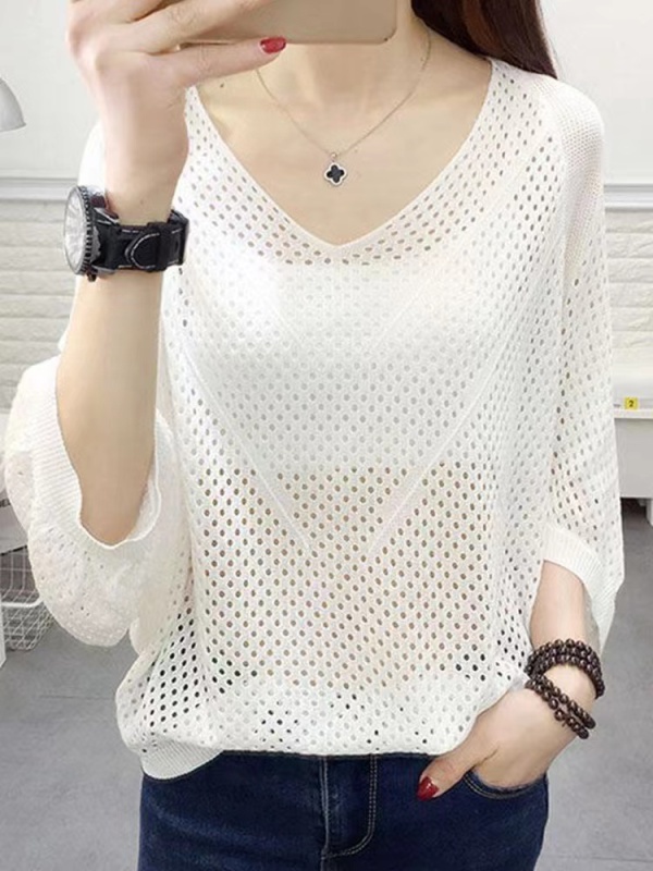 Hollow blouse women's 2023 summer new Korean version loose large size bat shirt knitwear all-match thin top trend