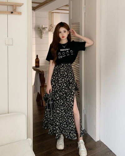 Real price, all-match thin T-shirt top, floral cake skirt, fashionable suit