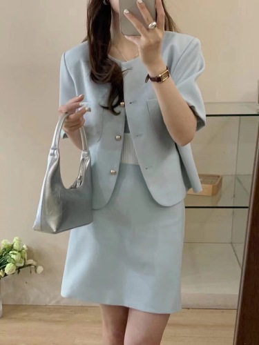 Xiaoxiangfeng short-sleeved suit suit 2023 summer thin section small round neck suit jacket short skirt two-piece set