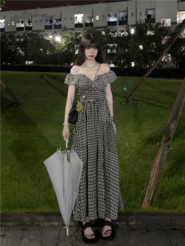 French retro one-shoulder plaid dress women's summer dress new waist slit wooden ears mid-length skirt