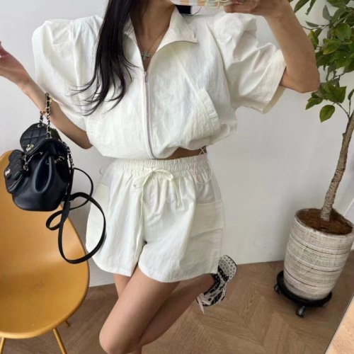 Korean solid color thin stand collar casual short-sleeved sun protection jacket + shorts set