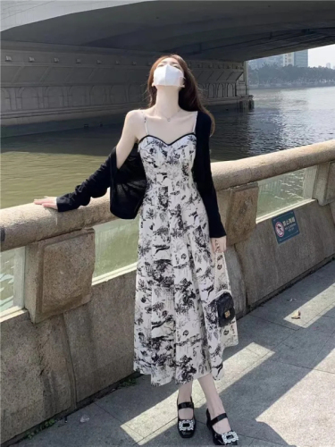 Xiaoxiangfeng retro floral suspender skirt suit  spring and summer new cardigan slim dress two-piece set female