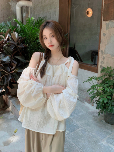 Real price!  Fold texture strapless sling top female Korean version sweet loose lantern sleeve long-sleeved shirt