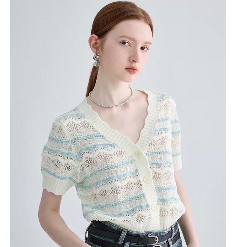 Short-sleeved knitted sweater women's 2023 summer new niche design striped jacquard hollow top