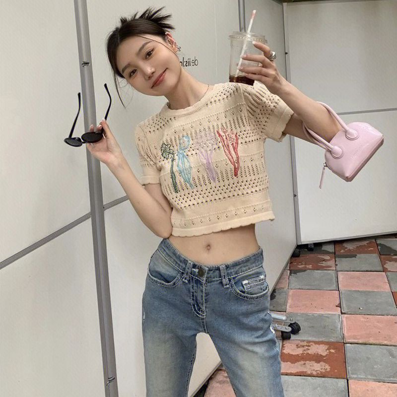 Shoulder short-sleeved T-shirt women's summer French retro flower embroidery round neck hollow short knit sweater top ice song