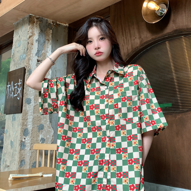 Retro Hong Kong style short-sleeved shirt female design sense niche plaid printing summer 2023 new loose chic top