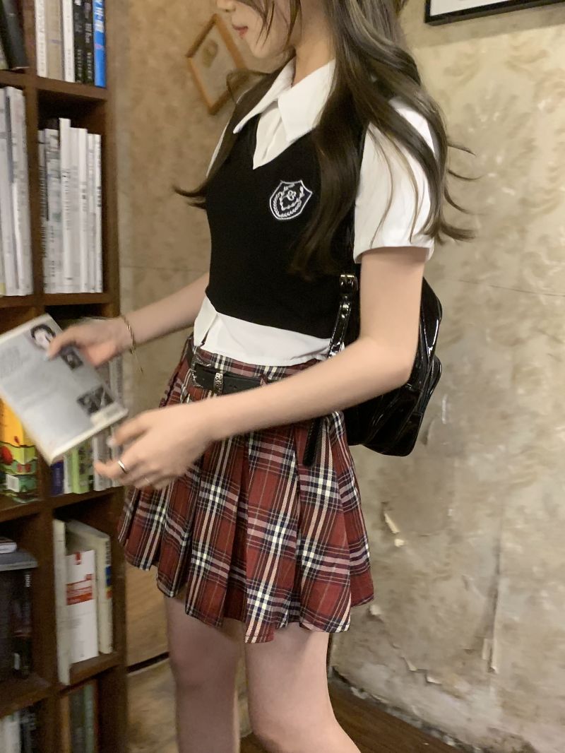 Real price real shot college uniform set fake two-piece top + plaid skirt