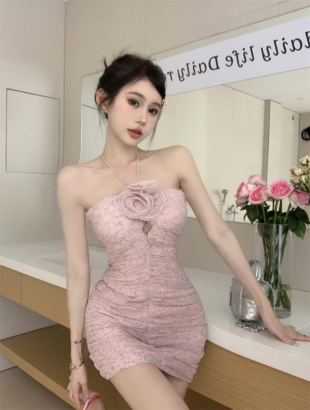 Real price real shot Halter neck flower pleats slim fit slim wrap hip dress