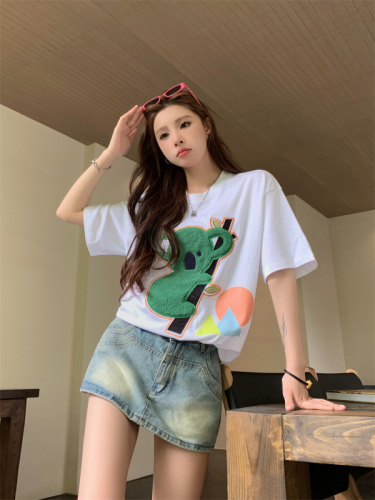 Real shot real price short-sleeved t-shirt women's summer half-sleeved 2023 new loose large size niche cotton embroidery top