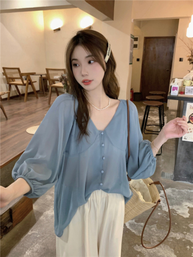 Actual real price Korean style retro lazy loose chiffon top holiday wind drape slim V-neck sunscreen shirt