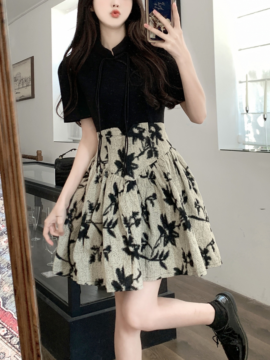 Retro national style buckle dress women's 2023 summer new Chinese style stand-up collar splicing and receiving waist showing thin short skirt