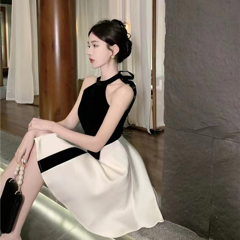 Summer temperament small French sleeveless dress female French waist babes sexy backless halter neck suspender skirt