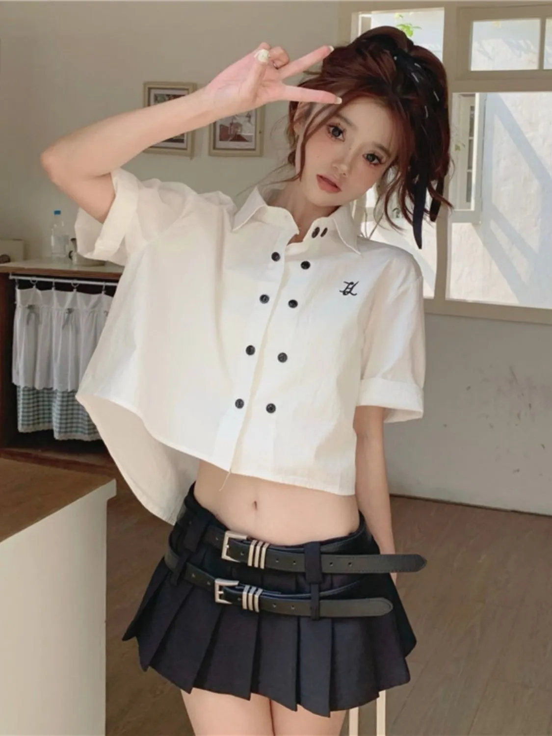 New Hong Kong style Polo collar shirt tooling college style shirt women's single row multi-button waistless sweet hot girl top