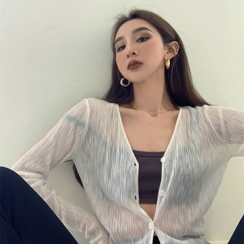 Thin V-neck knitted cardigan women's short sunscreen air-conditioning shirt with ice silk long-sleeved top