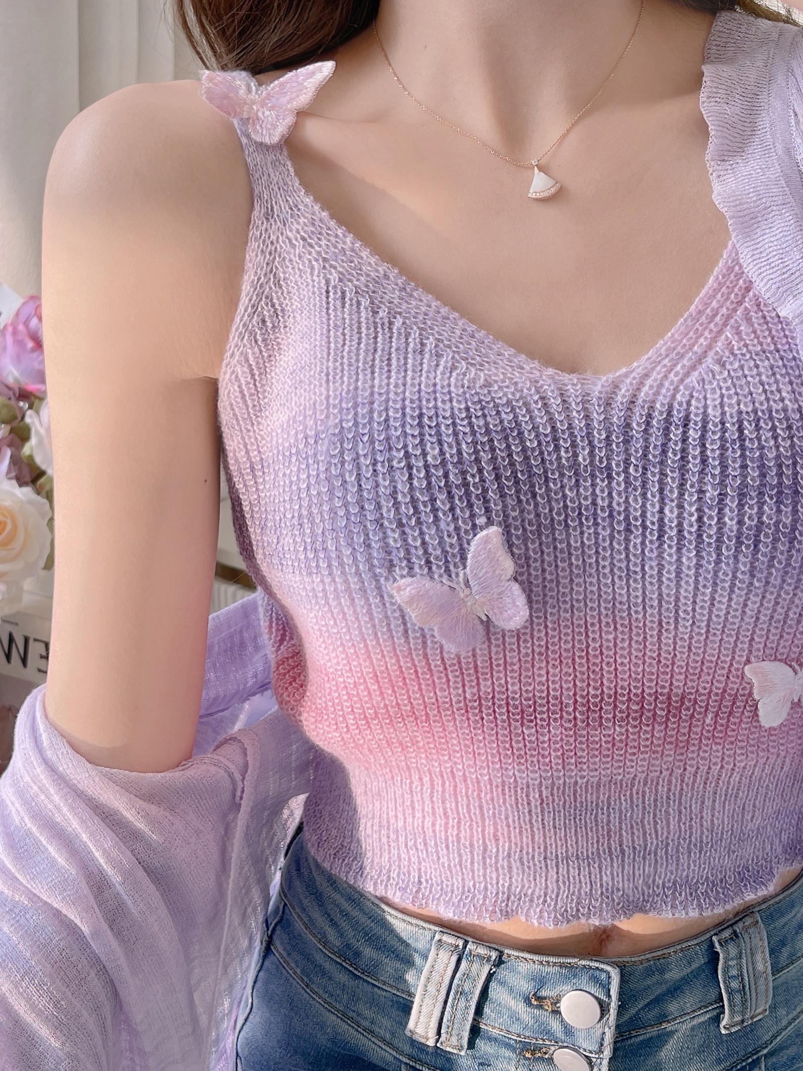 Zhang Xinzi neon butterfly French style gentle style knitted camisole women's inner and outer wear 2023 summer new style