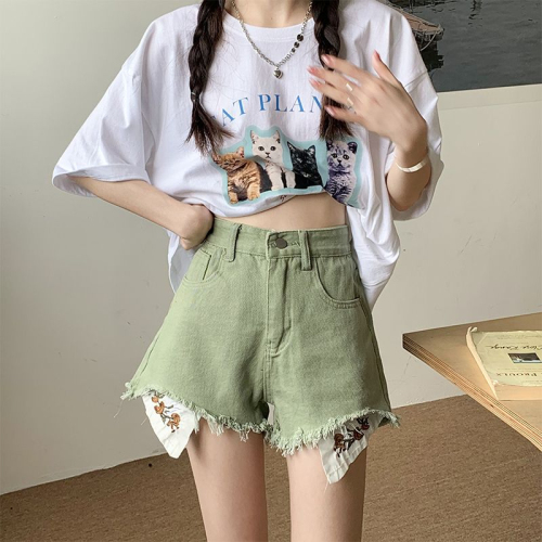 Large size fat mm green denim shorts women's summer new design sense embroidery raw edge wearing A-line wide-leg hot pants