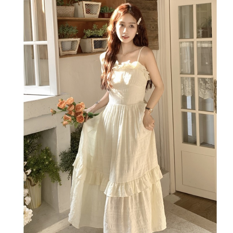 Summer 2023 new summer 2023 new sweet French waist strap dress with wooden ears and slim design super fairy dress