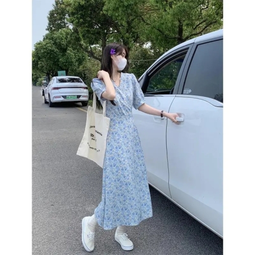 V-neck floral dress women  summer new waist slimming long skirt gentle wind short-sleeved super fairy tea break skirt