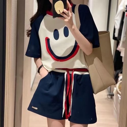 Large size smiley face embroidery sports suit women's summer new loose casual short-sleeved shorts two-piece set