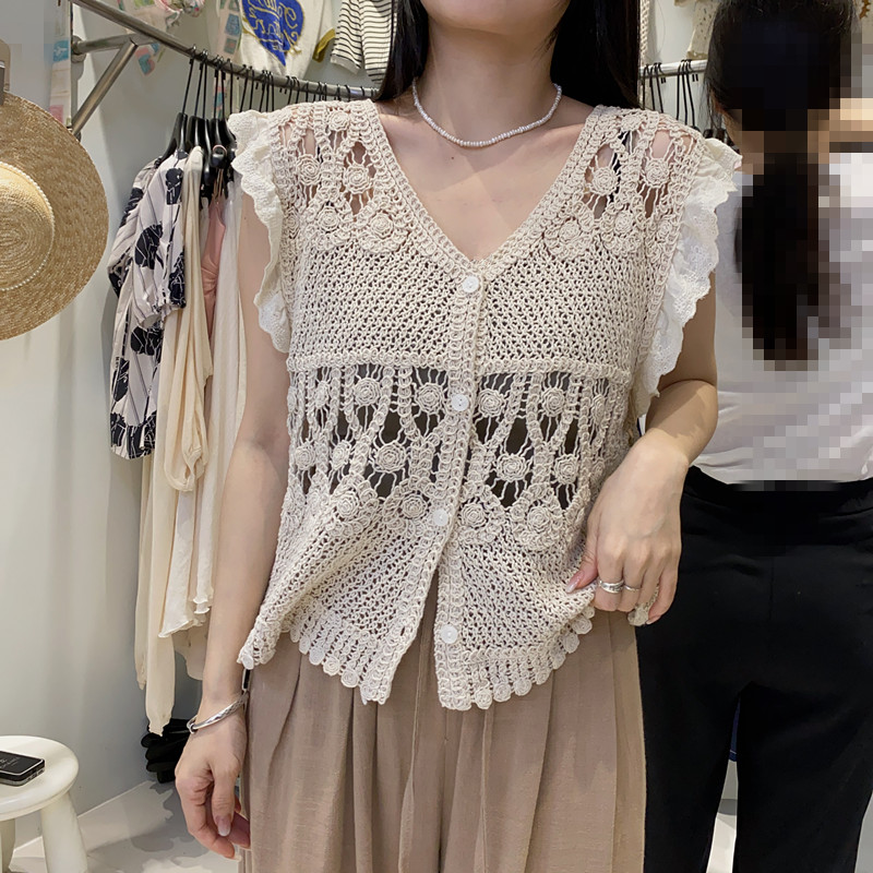 French hollow hook flower lace stitching V-neck single-breasted button fly sleeve niche design sleeveless vest top
