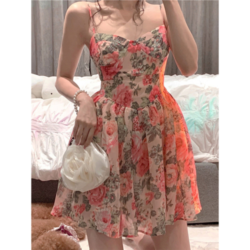 High-end dress women's summer 2023 new French floral suspender skirt with a design sense small skirt