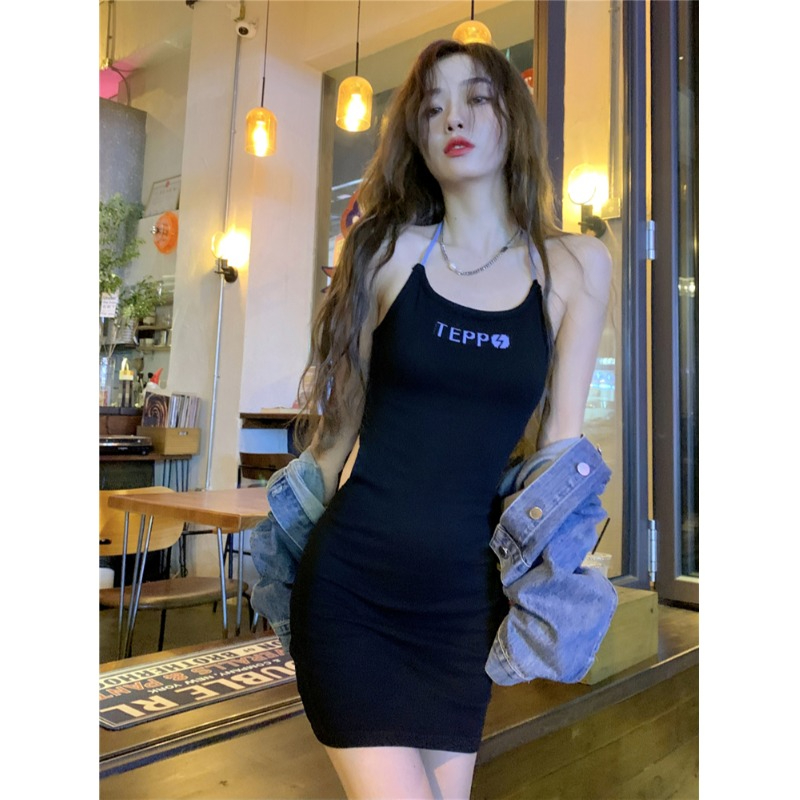 Sweet and spicy style hanging neck suspender dress women's summer 2023 spring new women's clothing fried street A-line bag hip ultra-short skirt