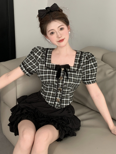 Real shot French retro square collar puff sleeve irregular top cake skirt pure desire suit female