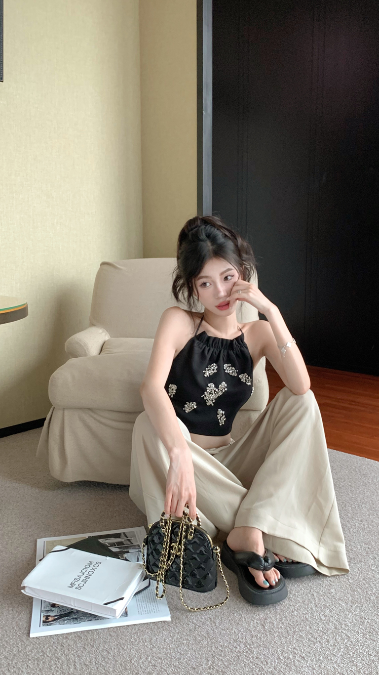 Real shot real price black backless halter neck camisole female 2023 summer new short hot girl top