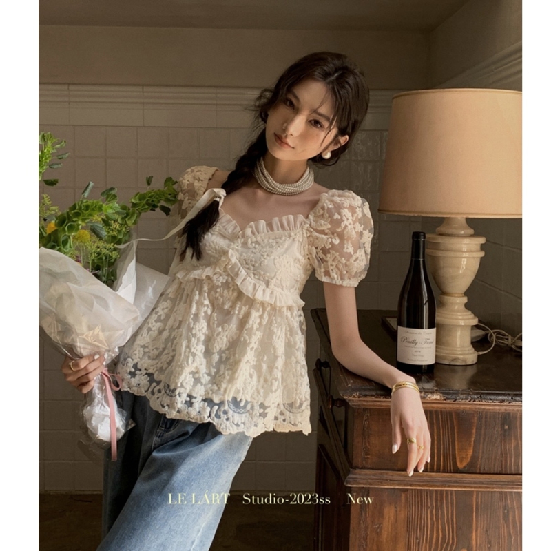 French temperament romantic lace shirt female design puff sleeves sweet age-reducing A-line doll top