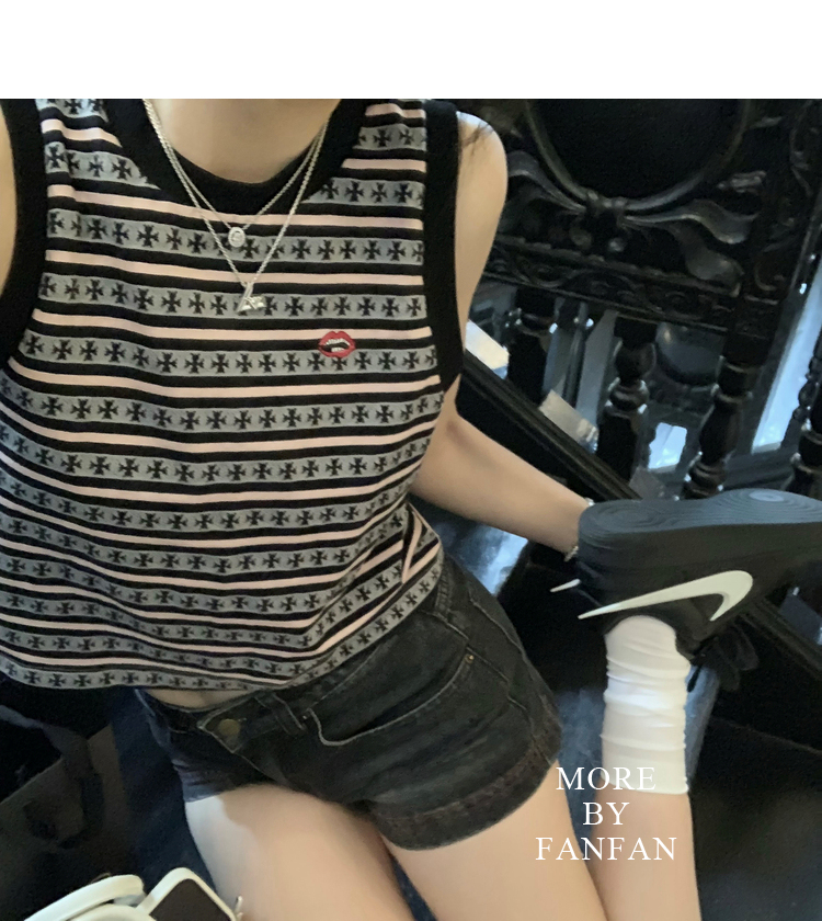 2023 new chest lip embroidery camisole women's summer loose thin short top