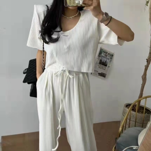 Spot Korean Dongdaemun fashion suit casual short-sleeved T-shirt wide-leg pants two-piece set female