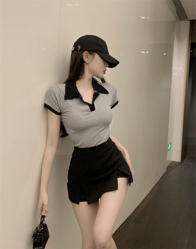 Actual shot of POLO collar short-sleeved top at real price