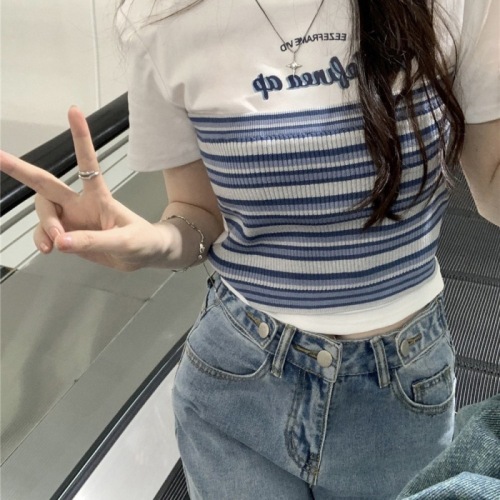 Fake two-piece short-sleeved front-shoulder T-shirt female design sense niche short high-waisted top with denim wide-leg pants for summer
