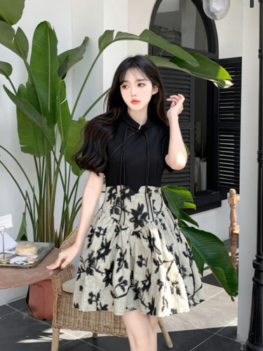 Retro national style buckle dress women's 2023 summer new Chinese style stand-up collar splicing and receiving waist showing thin short skirt