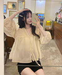Real shot real price Korean version of v-neck lace hollow tie with puff sleeves sunscreen doll shirt thin section shirt