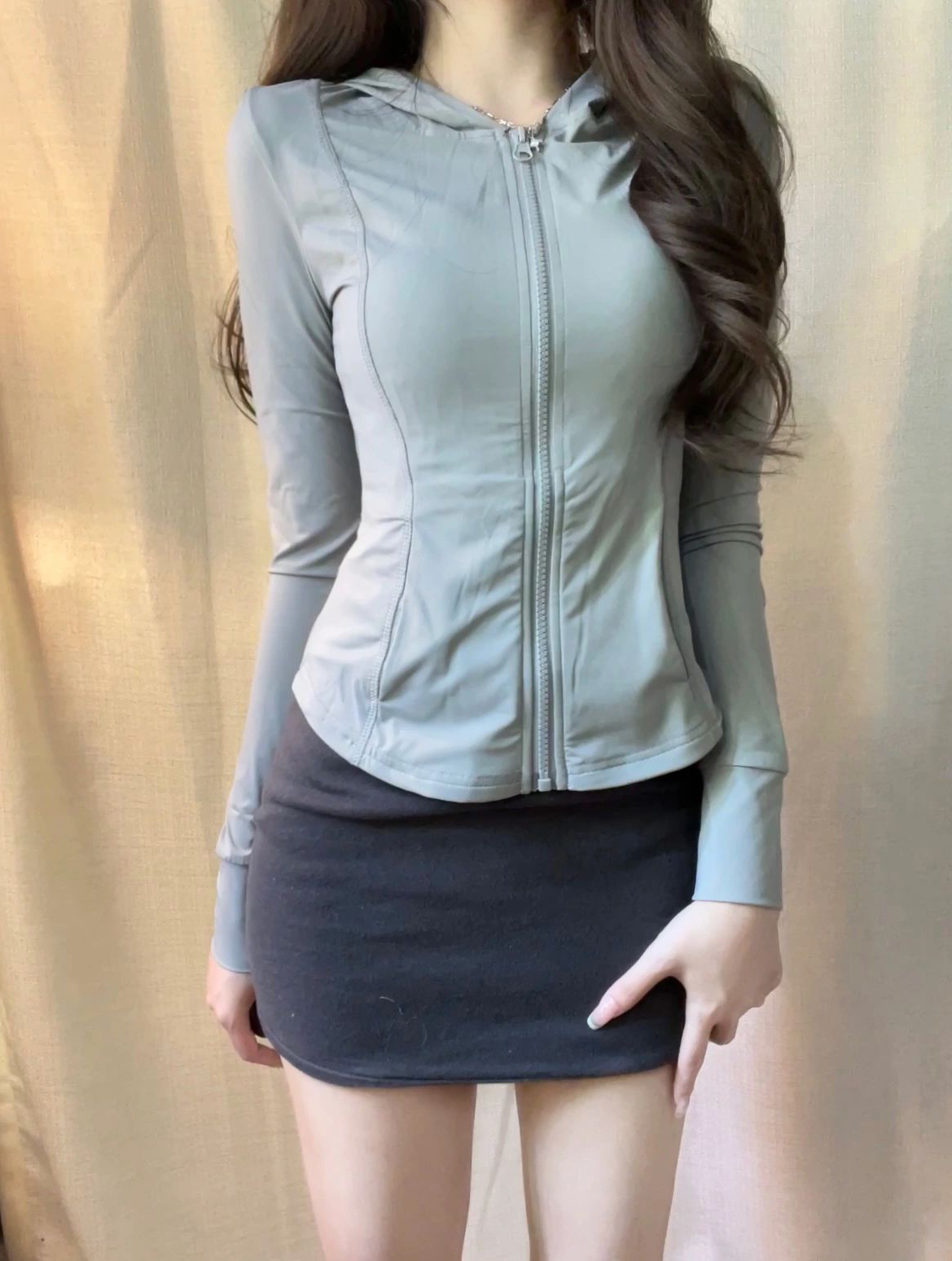 Gray ice silk long-sleeved sunscreen women's 2023 summer new outdoor breathable thin section slim slim sunscreen clothing tide