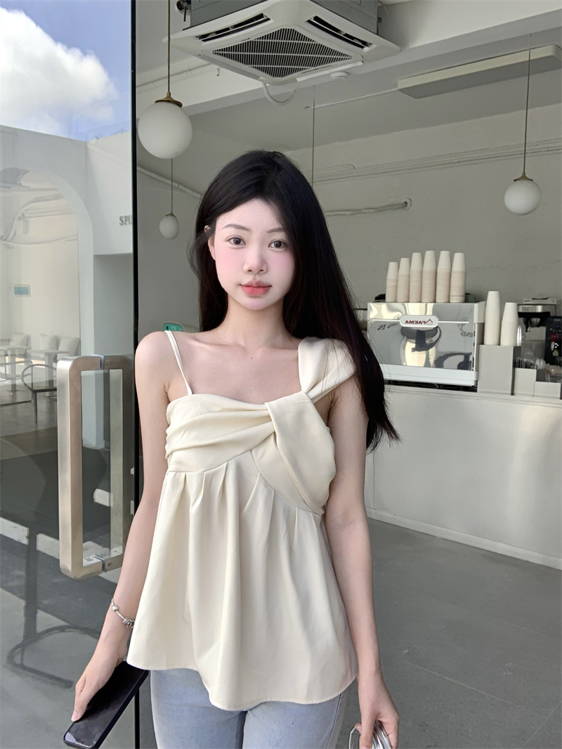 Real price pure desire irregular off-the-shoulder knotted suspender top
