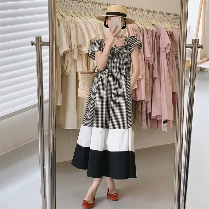 Summer 2023 new French style retro flying sleeve mid-length skirt women's summer niche plaid dress