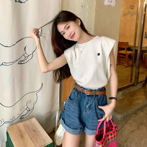 Black and white striped vest T-shirt women's summer  new design sense loose hot girl outerwear top