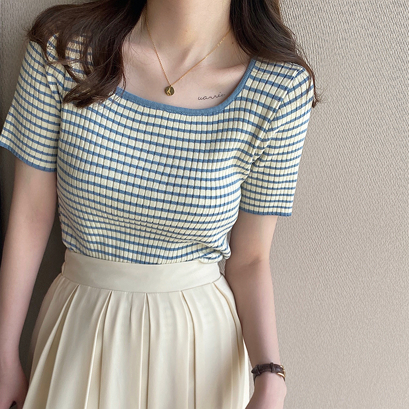 Large neckline t-shirt women's summer 2023 square collar design sense niche striped short-sleeved low-neck slim-fit knitted top